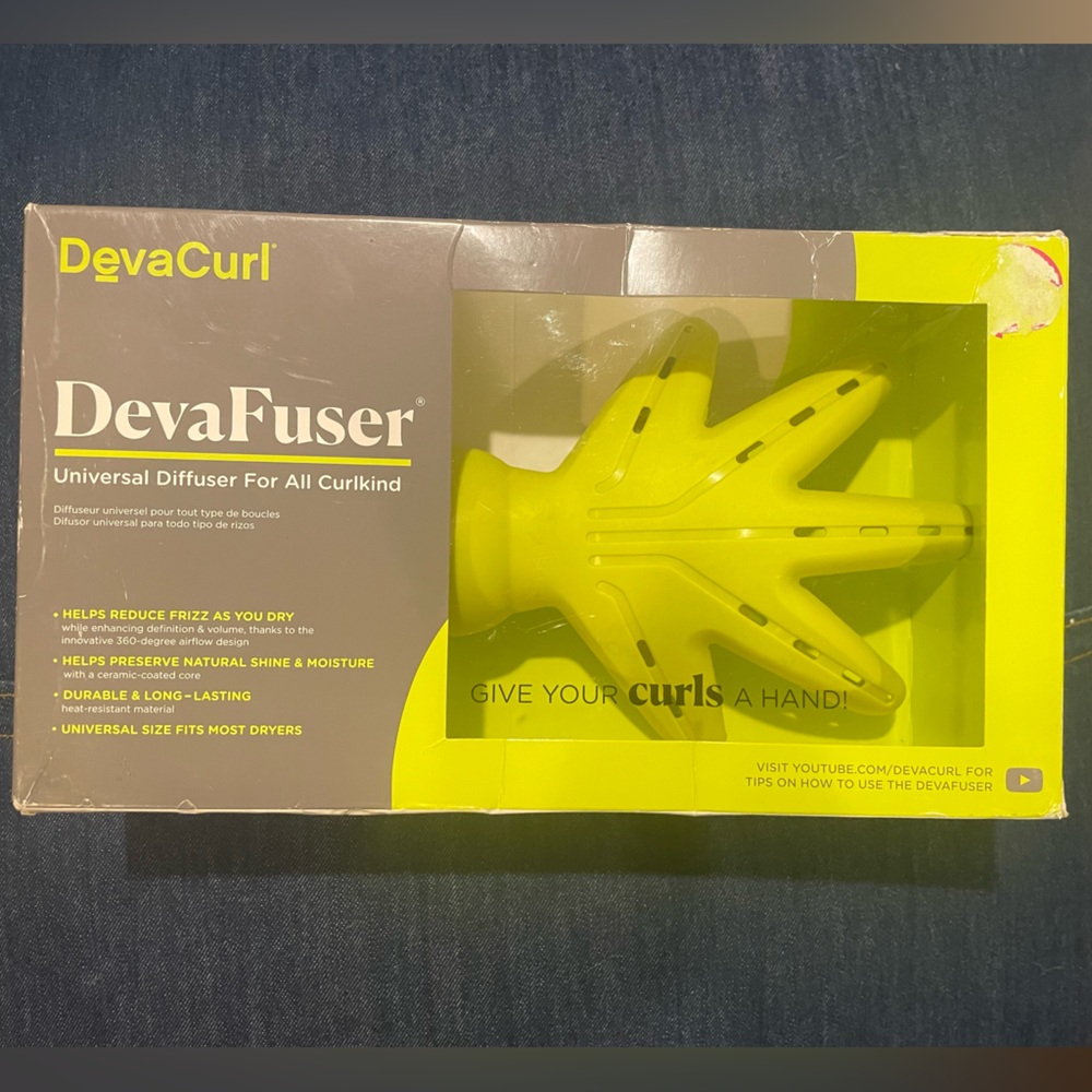NEW IN BOX!  DEVACURL
DEVAFUSER® Universal Diffuser For All Curl Kind